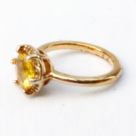 Vintage Lemon Citrine Cocktail Ring in Gold- Size 6.75 - Picture 3 of 6